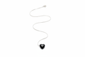 Flat lay collar corazón negro